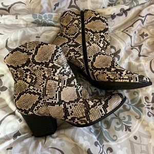 Prego Snakeskin Ankle Boots